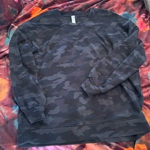 EUC Lululemon oversized crewneck sweatshirt in black camouflage pattern